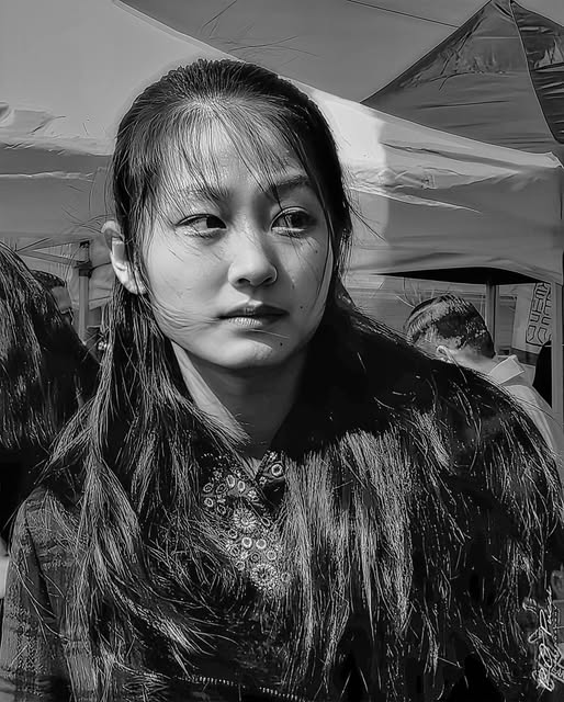 CHINESE NEW YEAR / GIRL IN THE CROWD