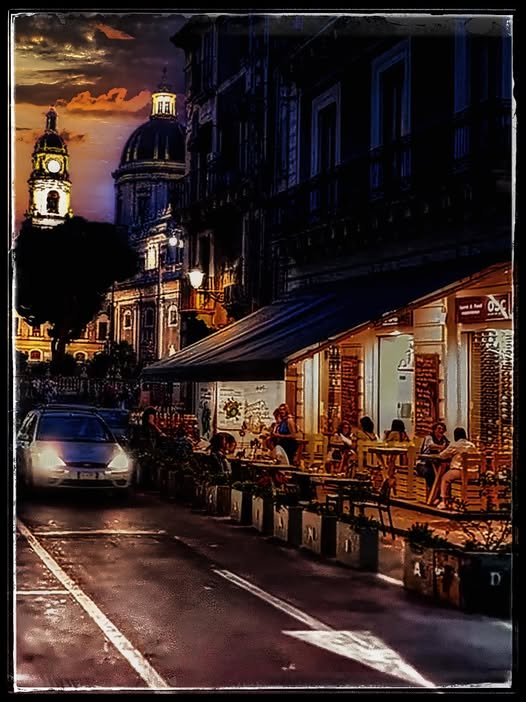 DOWN VITTORIO EMANUELE  STREET AND CLOSE TO DUOMO SQUARE