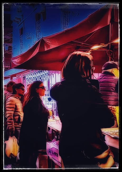 CUSTOMERS AT THE PESCHERIA