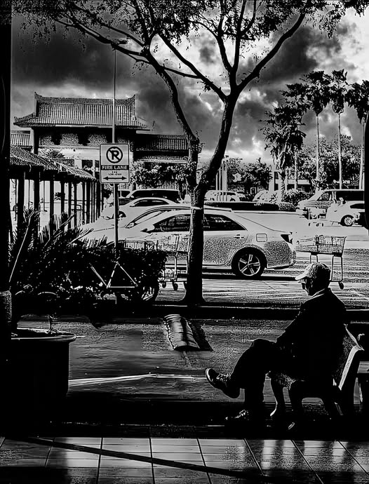 RELAXING IN CHINATOWN