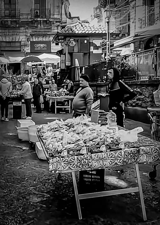 LA PESCHERIA / LAUD PROTAGONISTS AT THE FISH MARKET