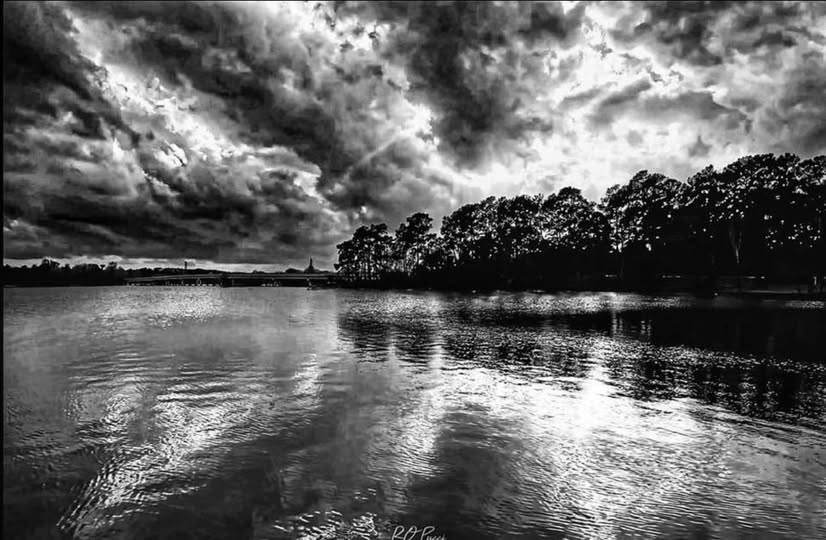 LATE AFTERNOON AT THE HARBOR / LAKE HOUSTON REFLECTIONS