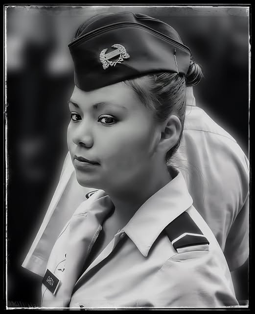 AMERICAN MONA LISA / IN THE ARMY NOW