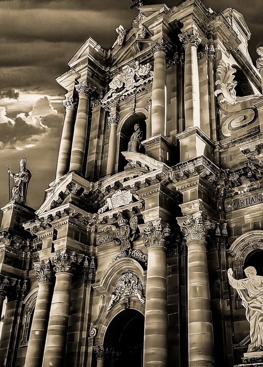 FROM A GREEK TEMPLE TO A CATHOLIC CATHEDRAL