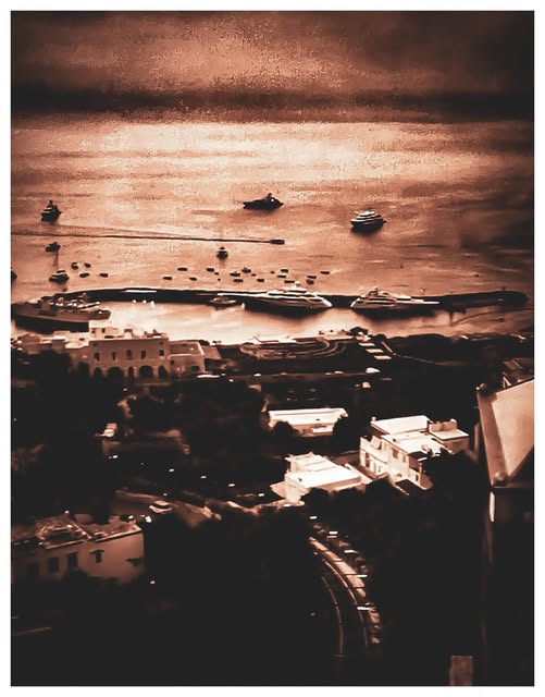 CAPRI THE ITALIAN “EMERALD ISLAND” / LOST IN SURREAL MEMORIES