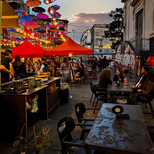SUNSET  ON THE MOVIDA
