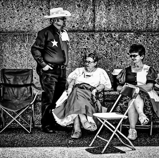 TEXAN SQUARE DANCERS BEFORE THE DANCE / COUNTRY HOUSTON