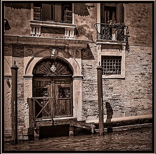 A DOOR ON THE CANAL