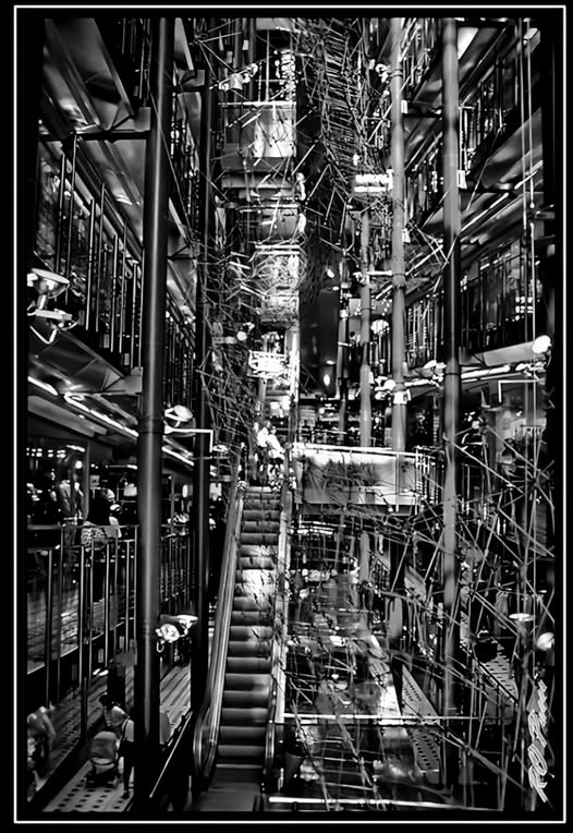 THE STEEL WEB / FRANKFURT AM MAIN